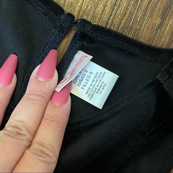 Youngland Little Girls Velvet Sleeveless Black & Pink Polka Dot Bow Dress - Picture 4 of 6